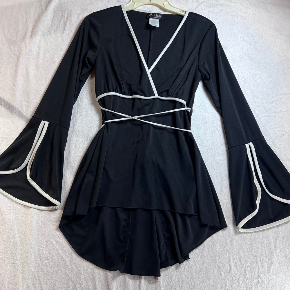 A-List by Wrapper Black High Low Tunic V-Neck Bell Sleeve Top Medium 101547M
